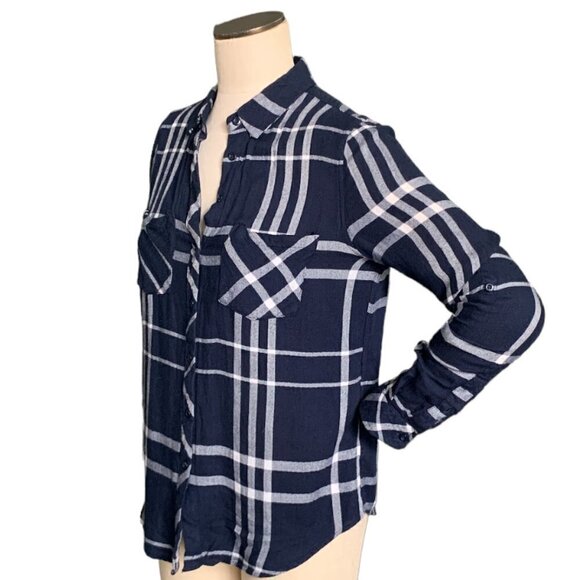Romeo + Juliet Plaid Flannel Button Front Top Sz M Navy Blue & White 106i - Picture 3 of 9